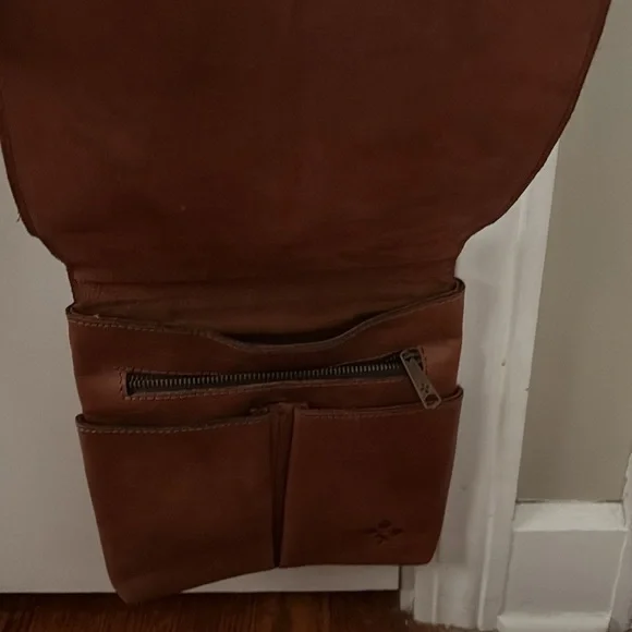 Patricia Nash - Elegant Tan Studded Crossbody Bag - Picture 2 of 4